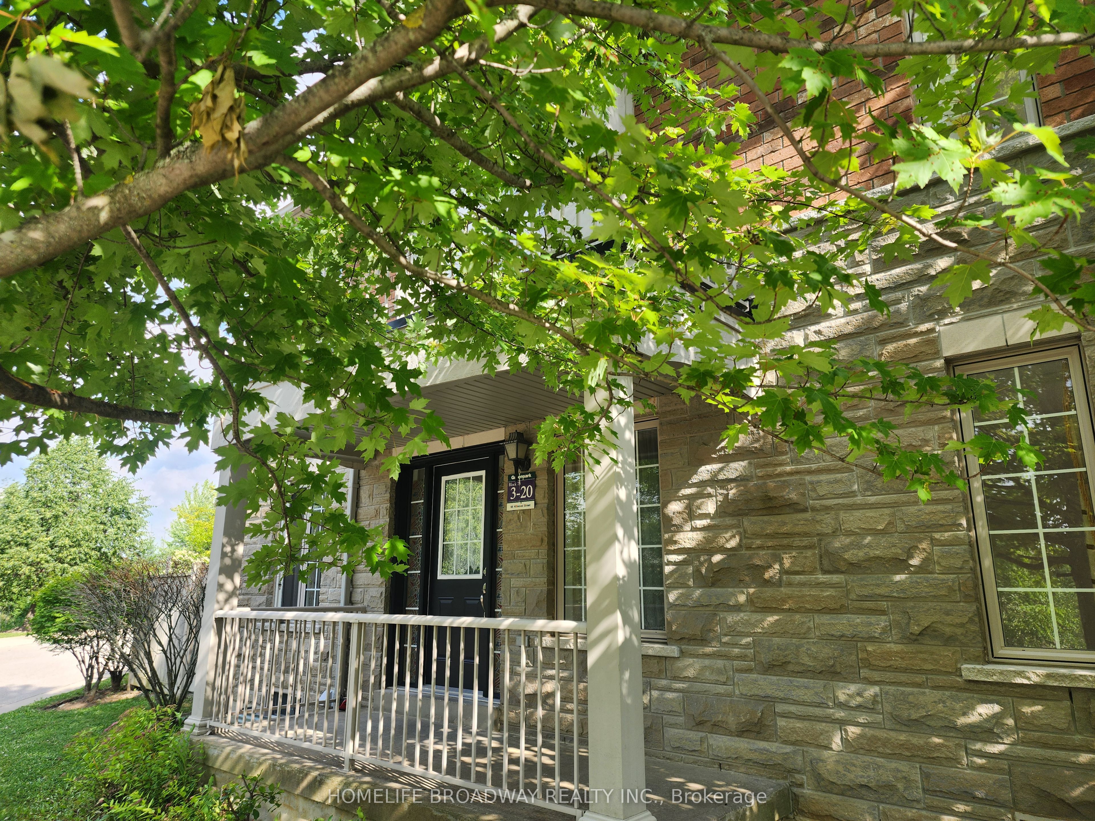 98 Hillwood Street