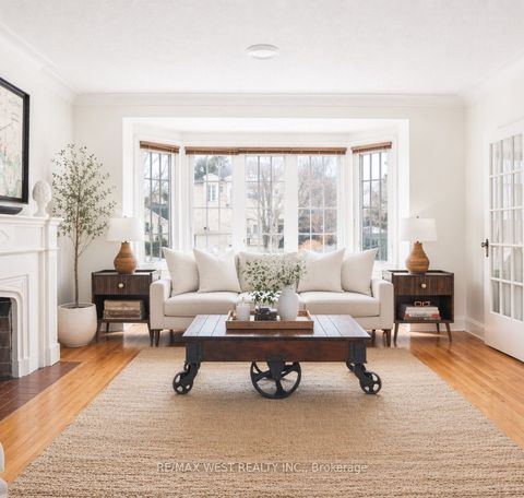 3 Glenroy Avenue Toronto ON M8Y 2L9