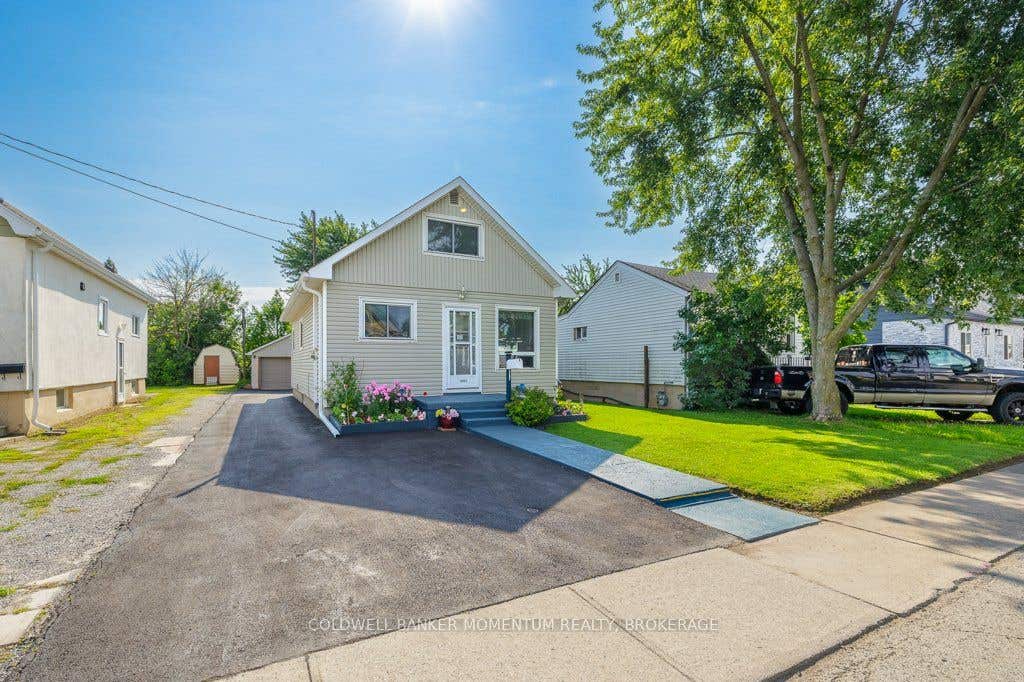 Photo of 4092 Muir Avenue, Niagara Falls, ON L2E 3L3 (MLS # X13690146)