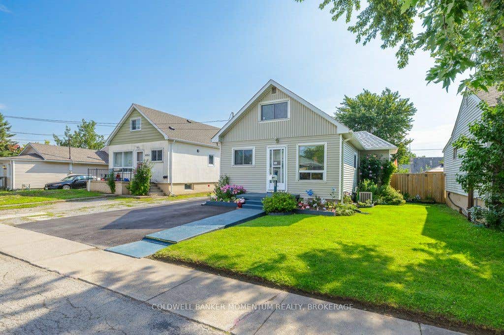 Photo of 4092 Muir Avenue, Niagara Falls, ON L2E 3L3 (MLS # X13690146)