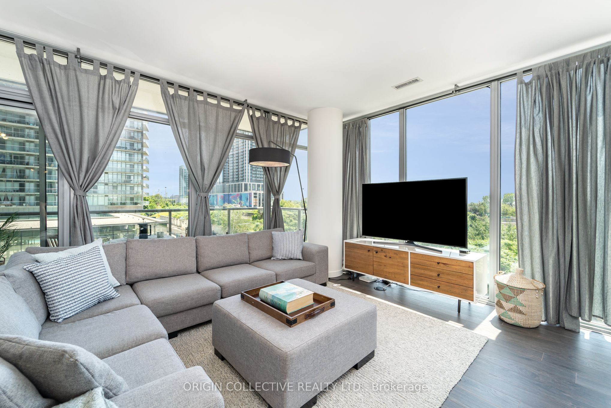105 The Queensway Avenue 302
