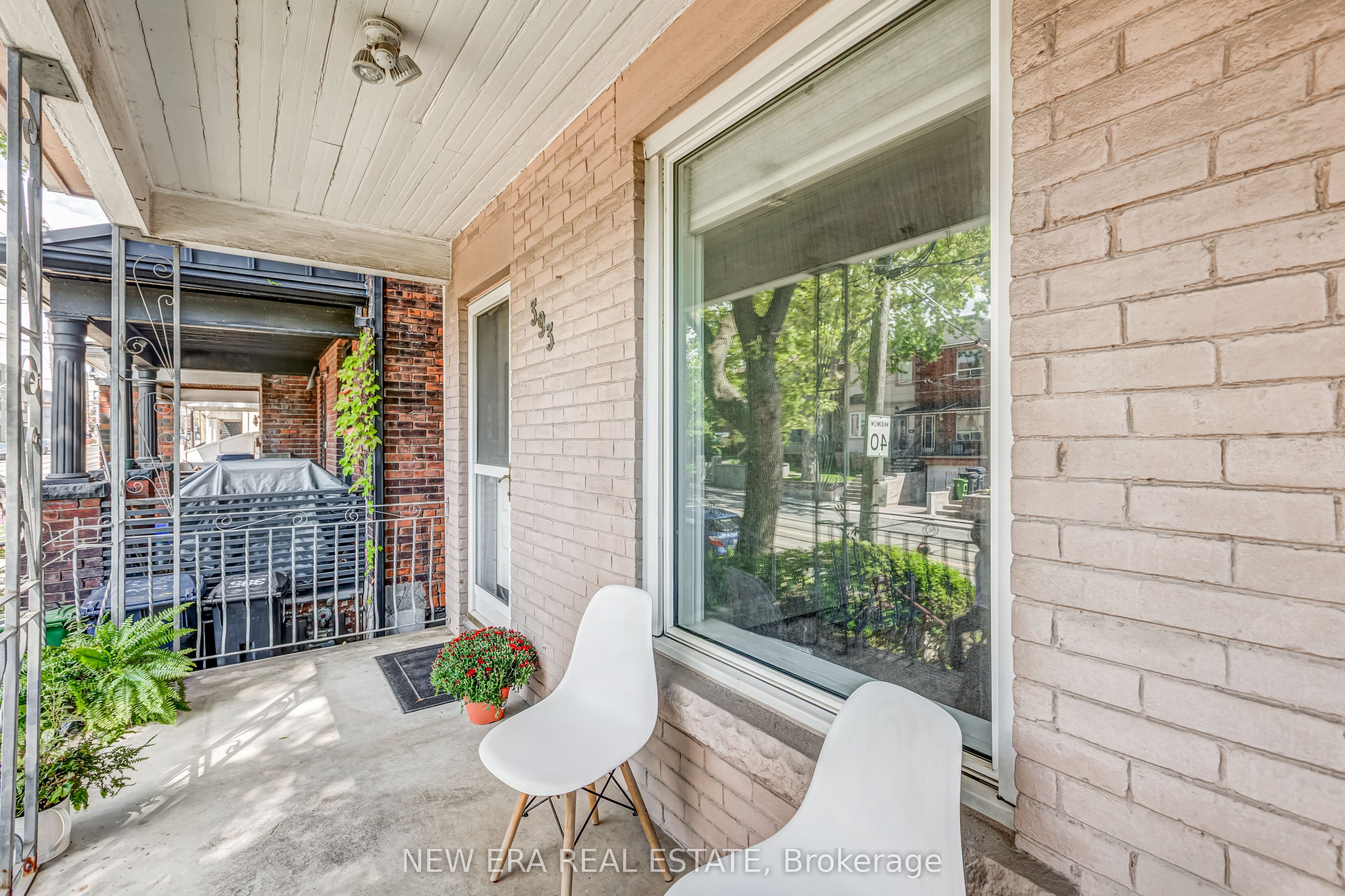 393 Ossington Avenue