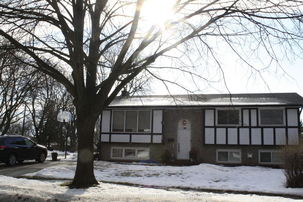 Photo of 4351 Briarwood Avenue, Niagara Falls, ON L2E 5W2 (MLS # X12816338)