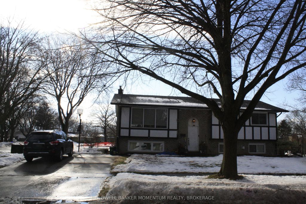 Photo of 4351 Briarwood Avenue, Niagara Falls, ON L2E 5W2 (MLS # X12816338)