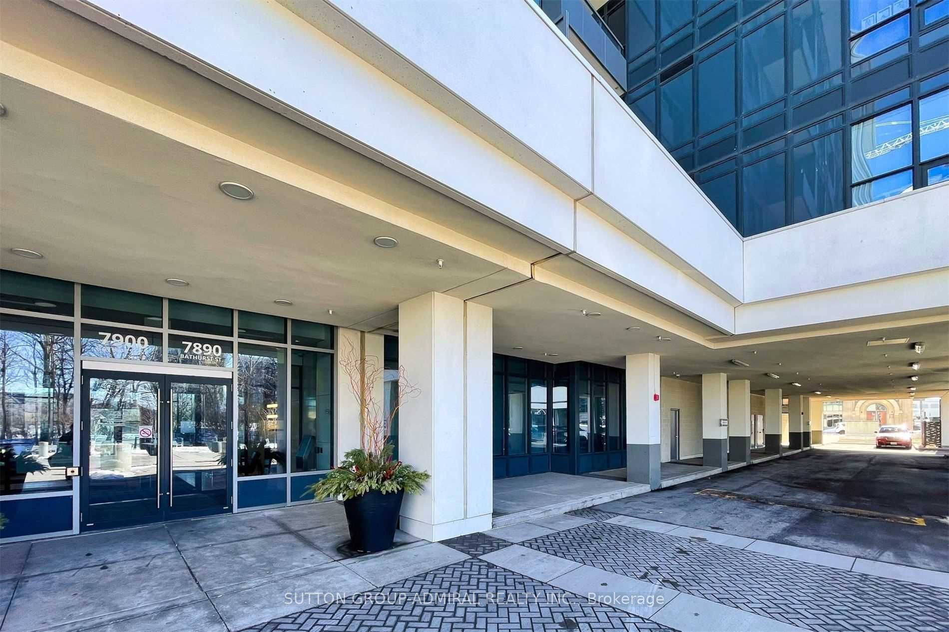 7890 Bathurst Street 1002