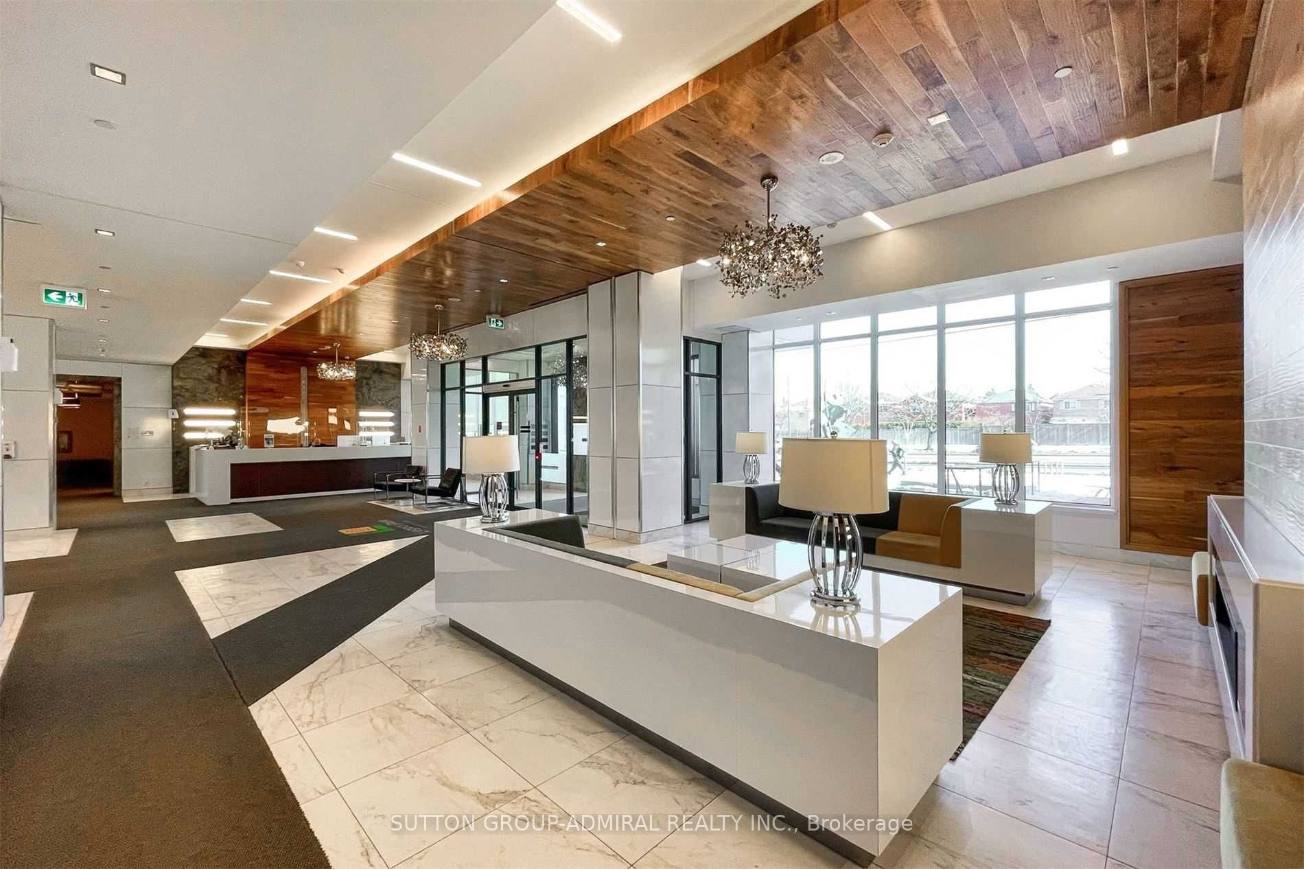 7890 Bathurst Street 1002