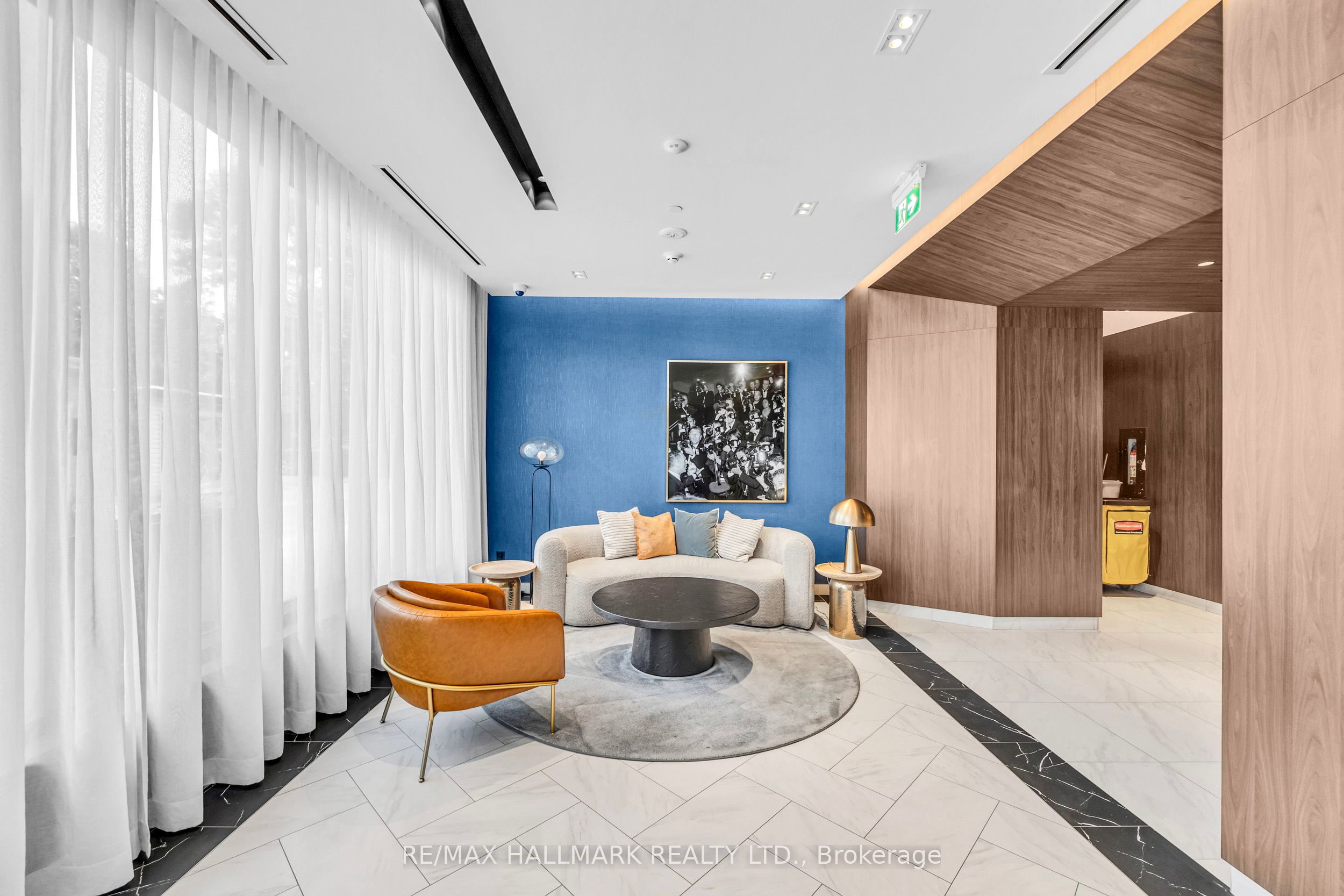 500 Dupont Street 215