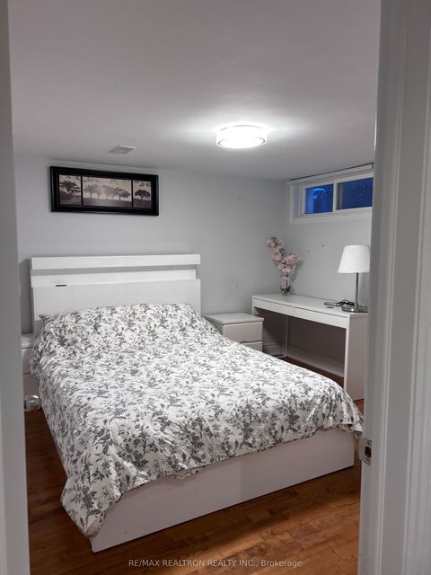 884 Windermere Avenue Toronto ON M6S 3M9