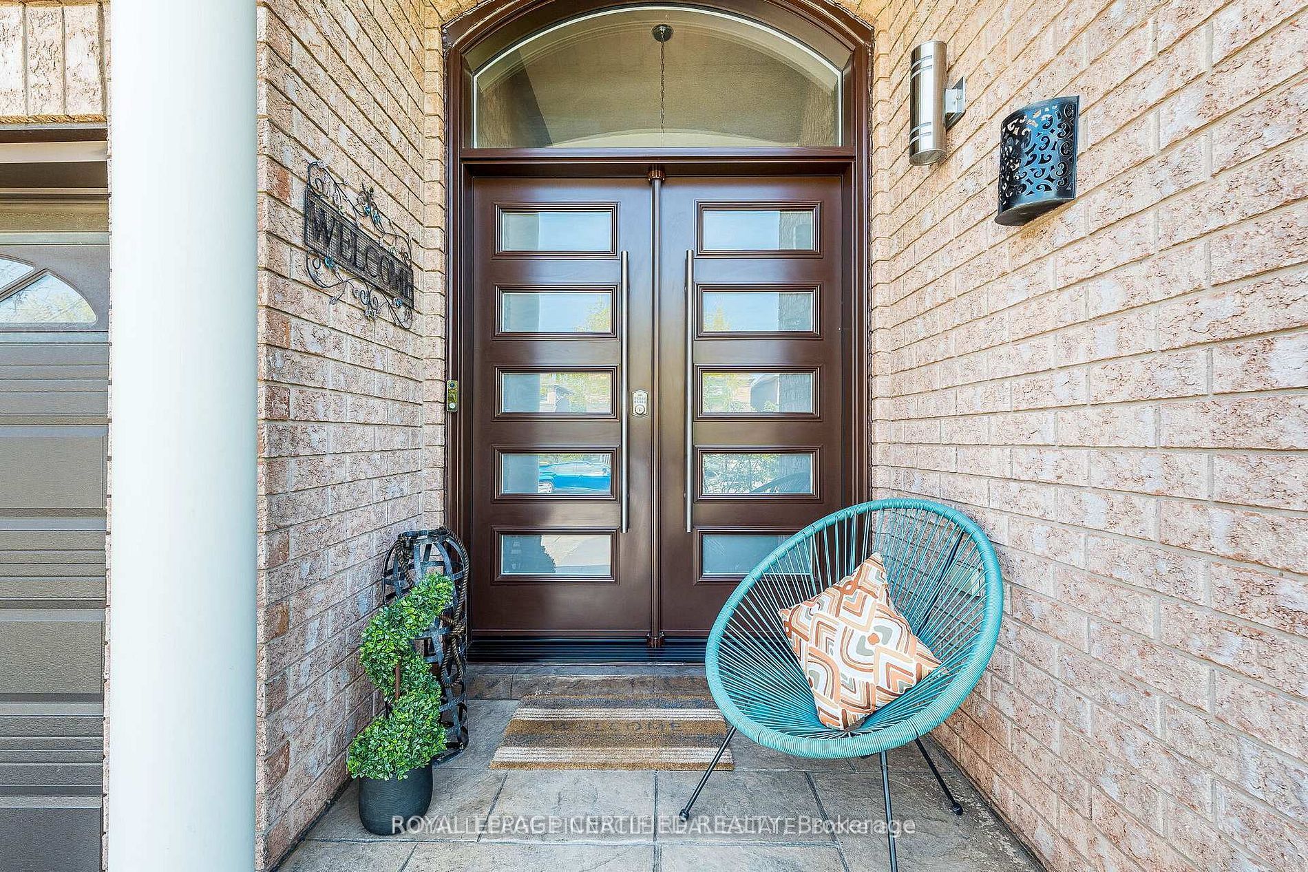 2368 Foxhole Circle