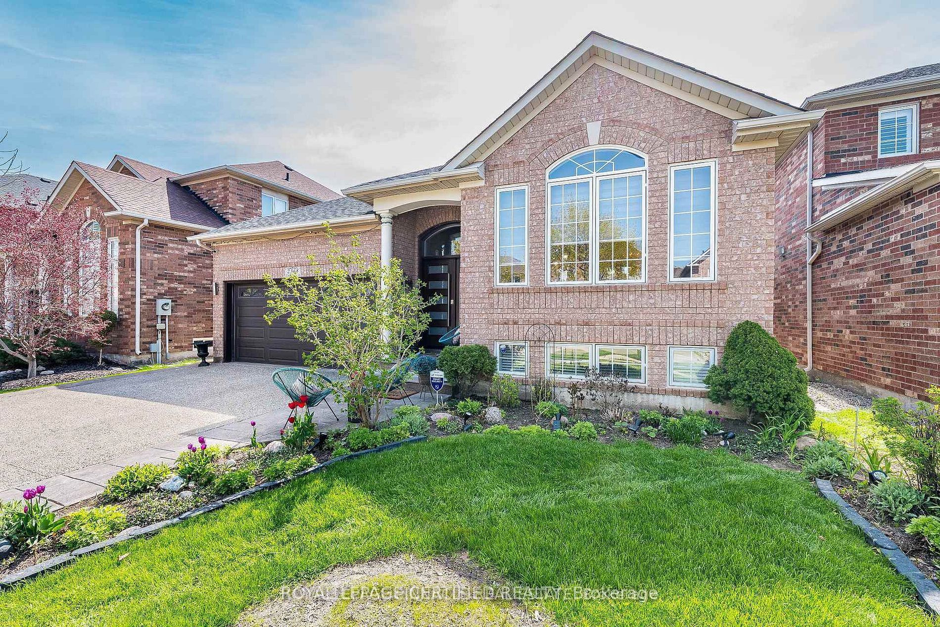 2368 Foxhole Circle