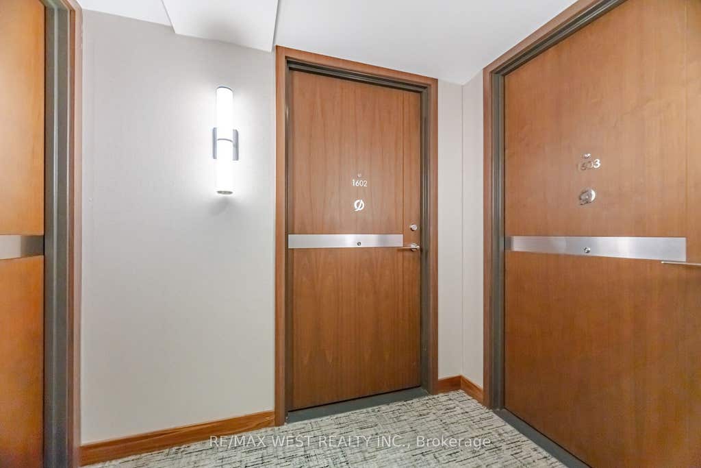 Photo of 17 Bathurst Street #1602, Toronto, ON M5V 0N1 (MLS # C13696224)