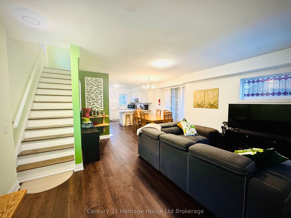 Photo of 5138 WILLMOTT Street, Niagara Falls, ON L2E 2A3 (MLS # X12852758)