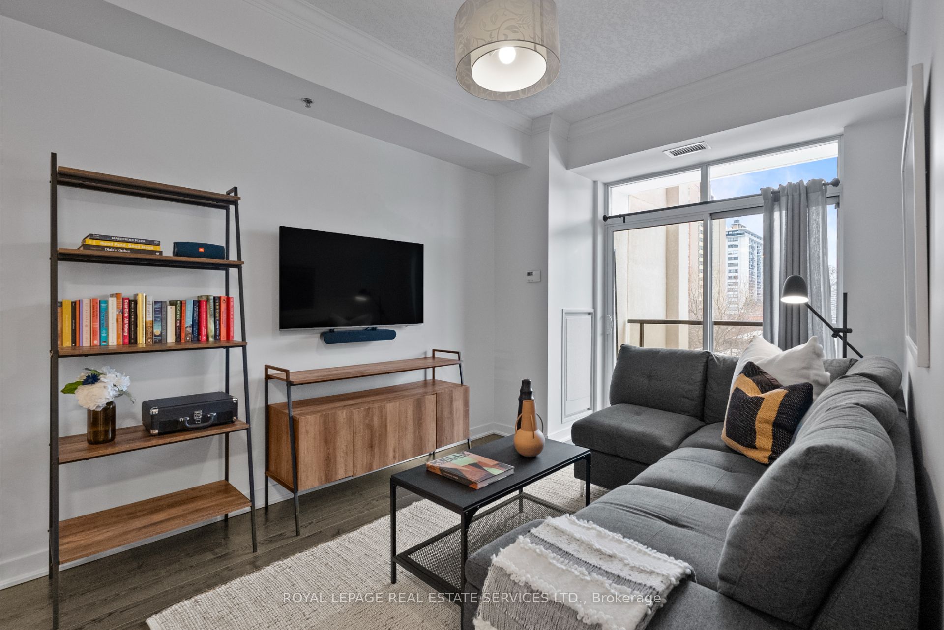 Hamilton, ON L8P 0B4, Canada, 2 Bedrooms Bedrooms, ,1 BathroomBathrooms,Residential,Active,5506