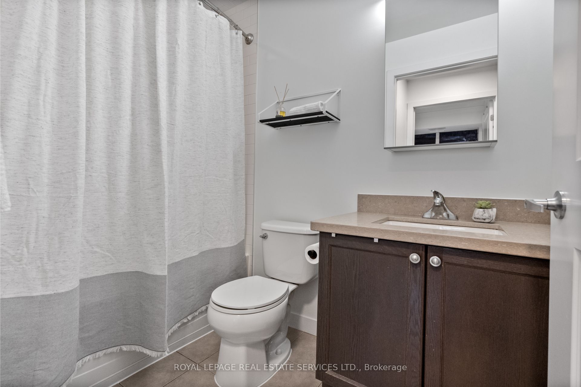 Hamilton, ON L8P 0B4, Canada, 2 Bedrooms Bedrooms, ,1 BathroomBathrooms,Residential,Active,5506