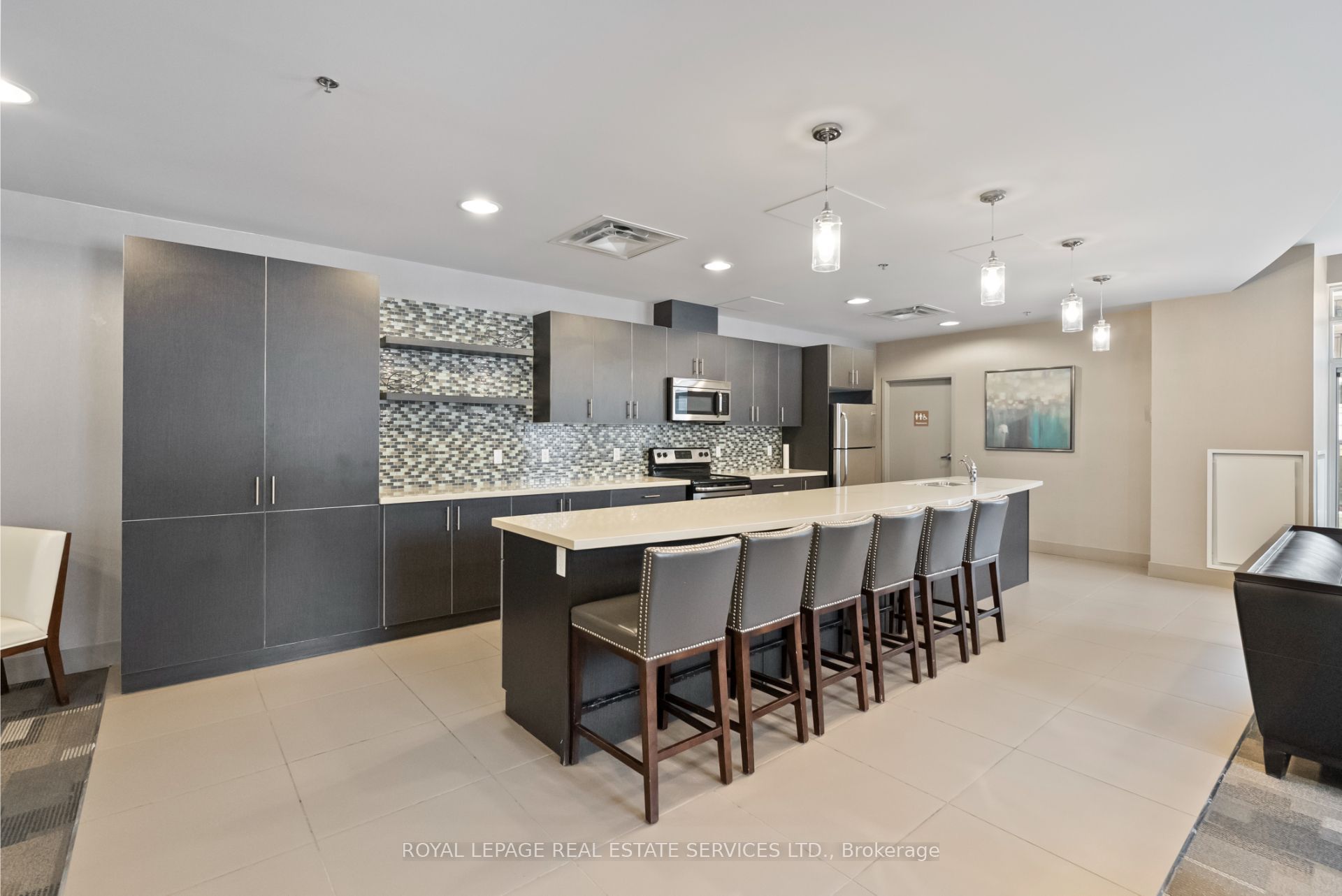 Hamilton, ON L8P 0B4, Canada, 2 Bedrooms Bedrooms, ,1 BathroomBathrooms,Residential,Active,5506