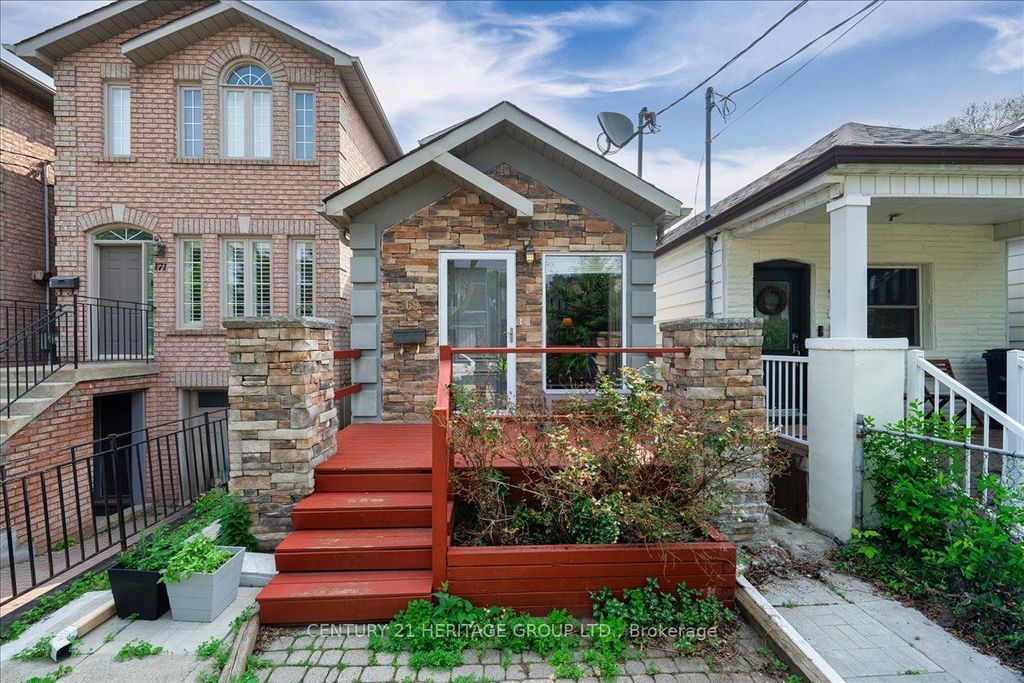 Photo of 169 King Edward Avenue, Toronto, ON M4C 5J7 (MLS # E12496284)