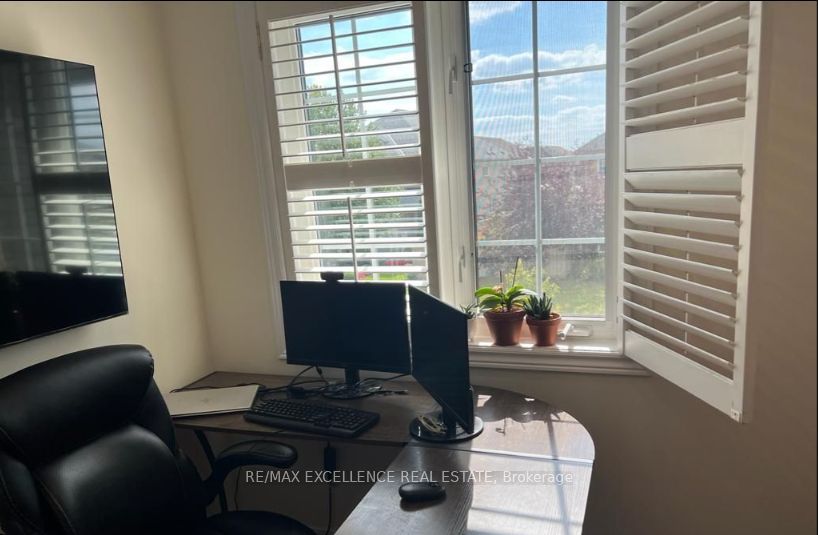 311 Oaktree Circle E