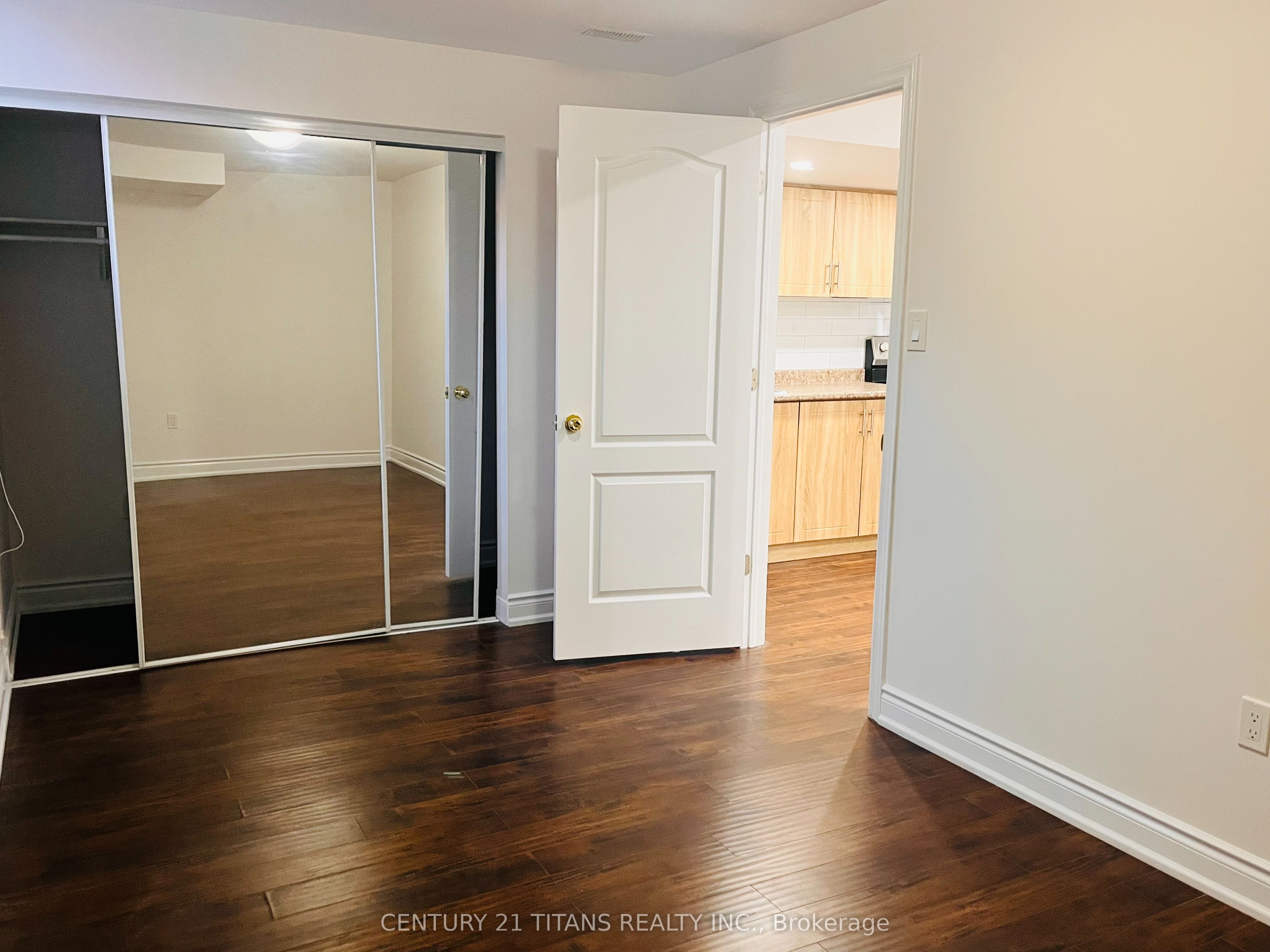 5151 Nestling Grove