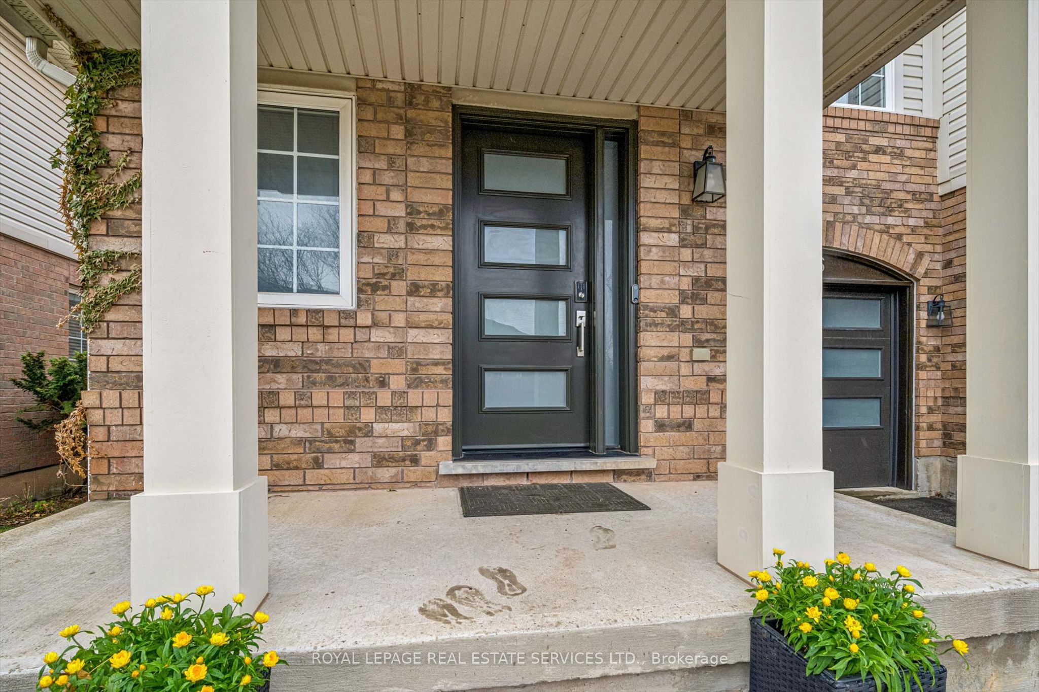 2485 Wooden Hill Circle