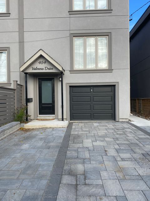 454 Valermo Drive Toronto ON M8W 2M4