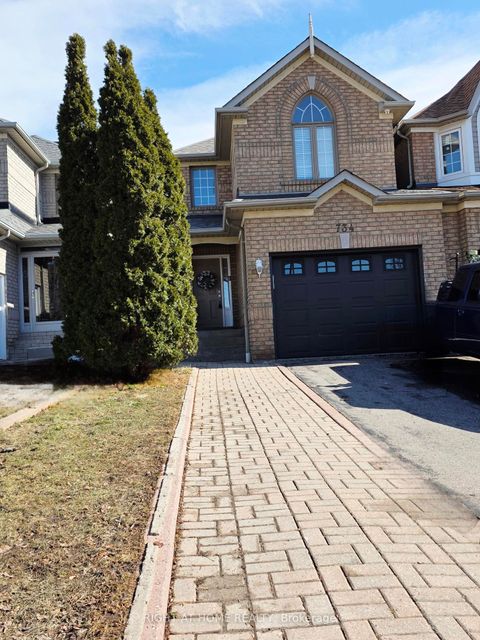 734 Spanish Moss Trail W Mississauga ON L5W 1E6