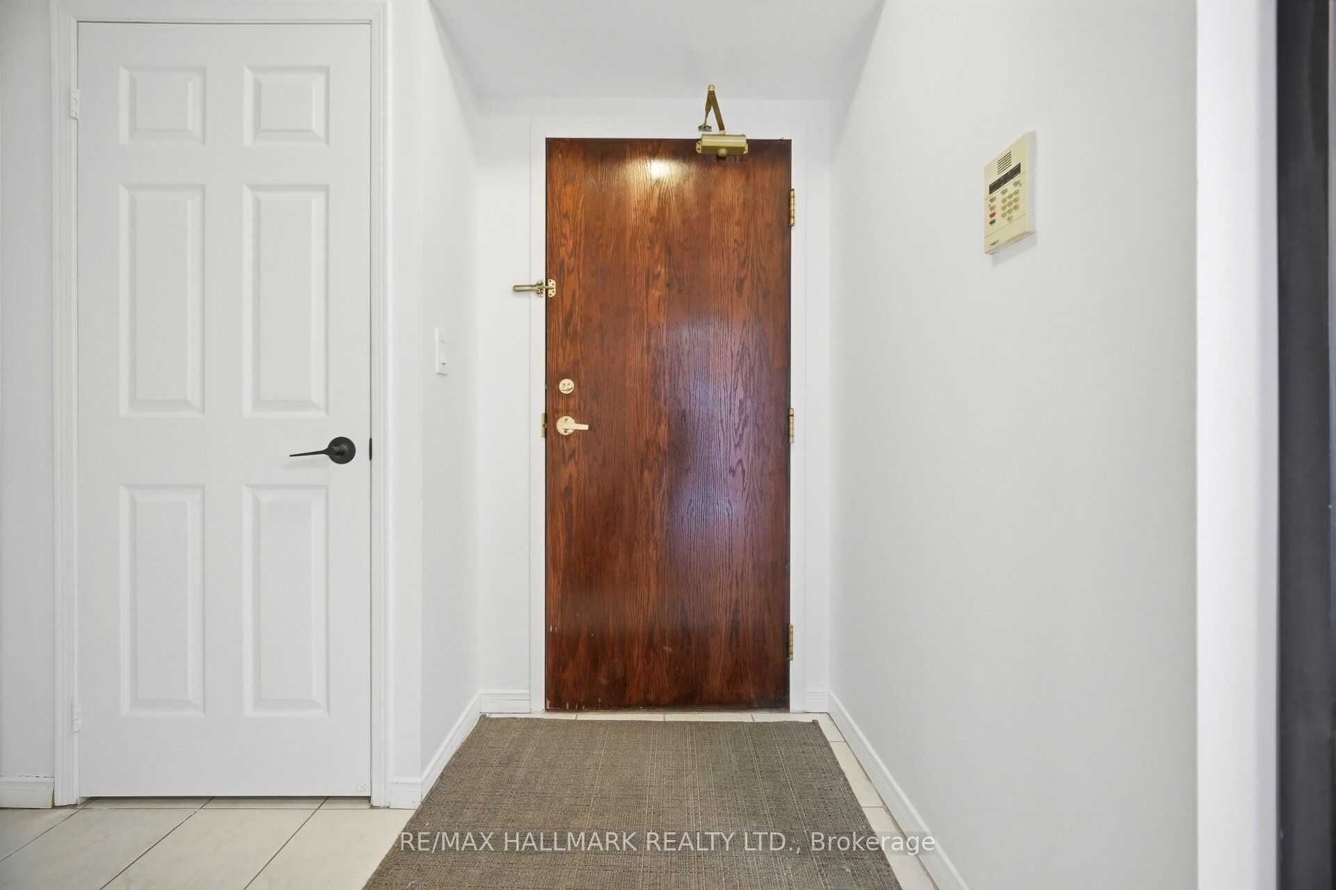 190 Manitoba Street 209