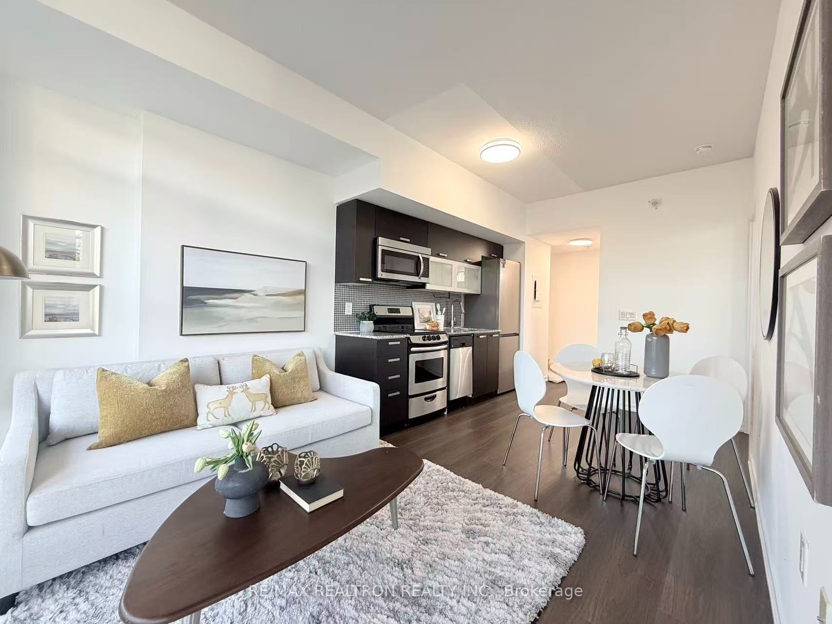 36 Lisgar Street 603E