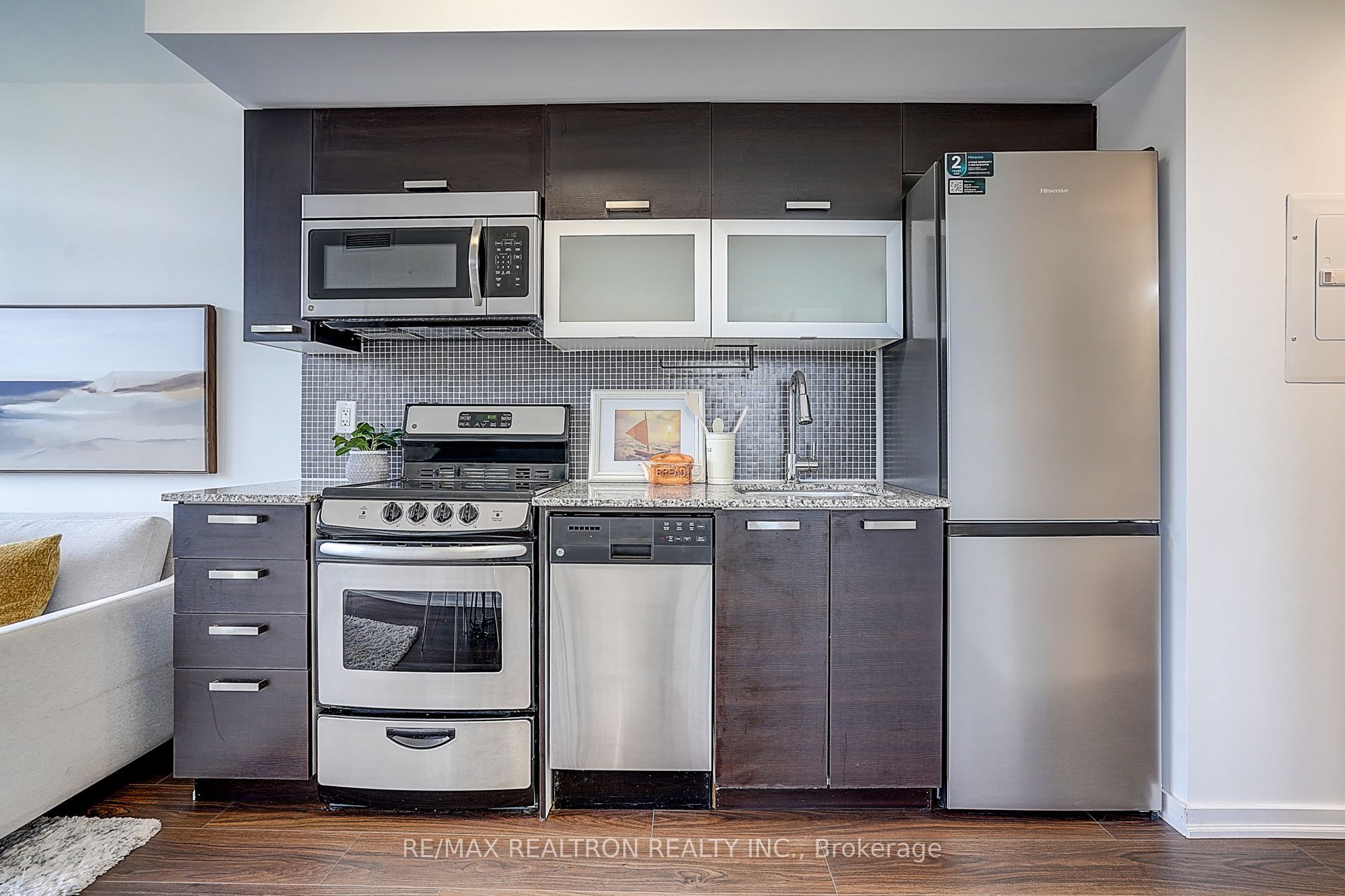 36 Lisgar Street 603E