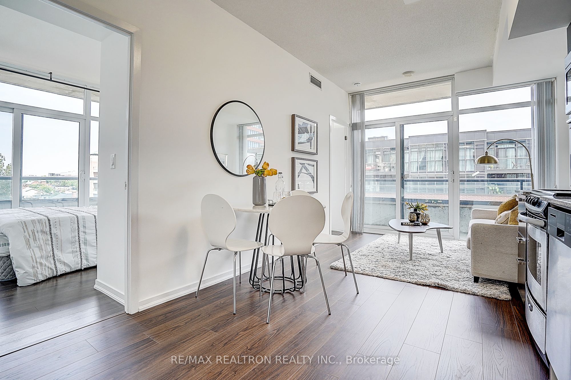 36 Lisgar Street 603E