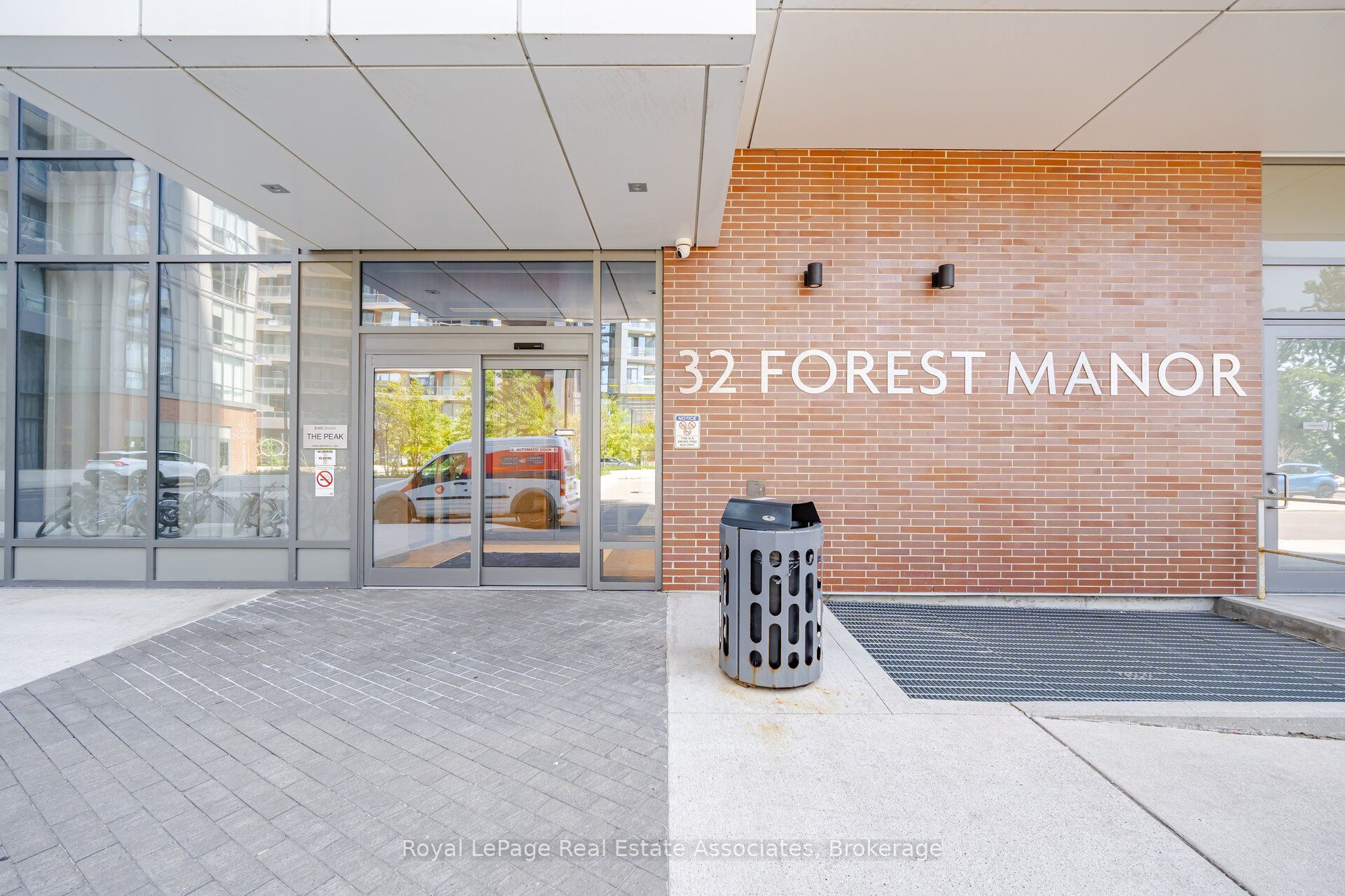 32 Forest Manor Road 207