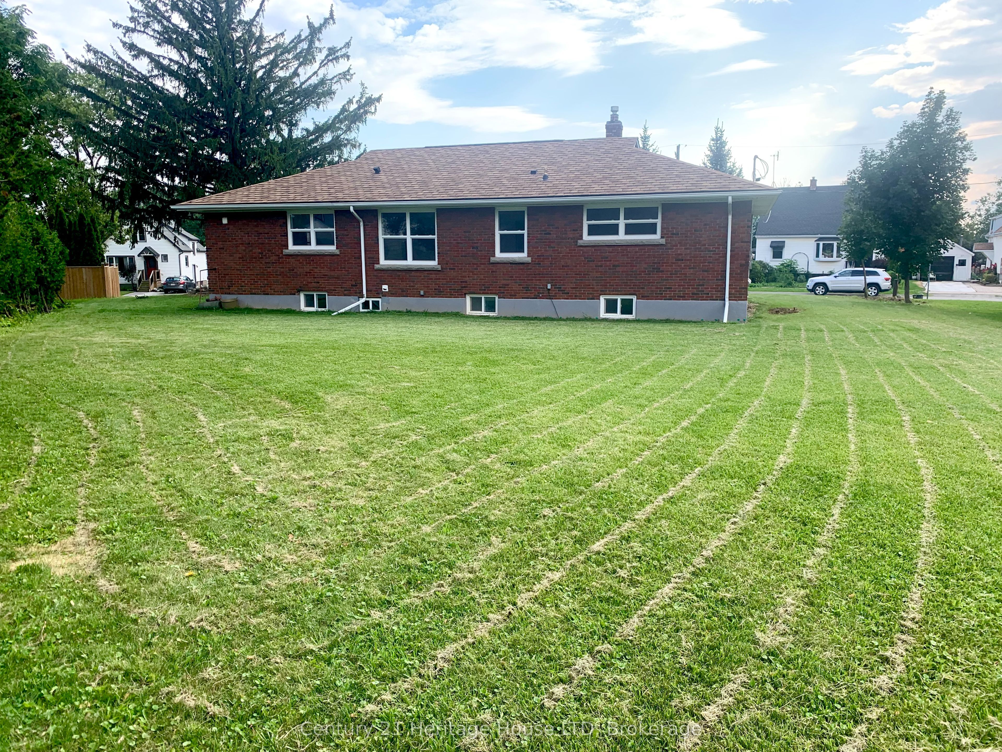 2 Foley Crescent
