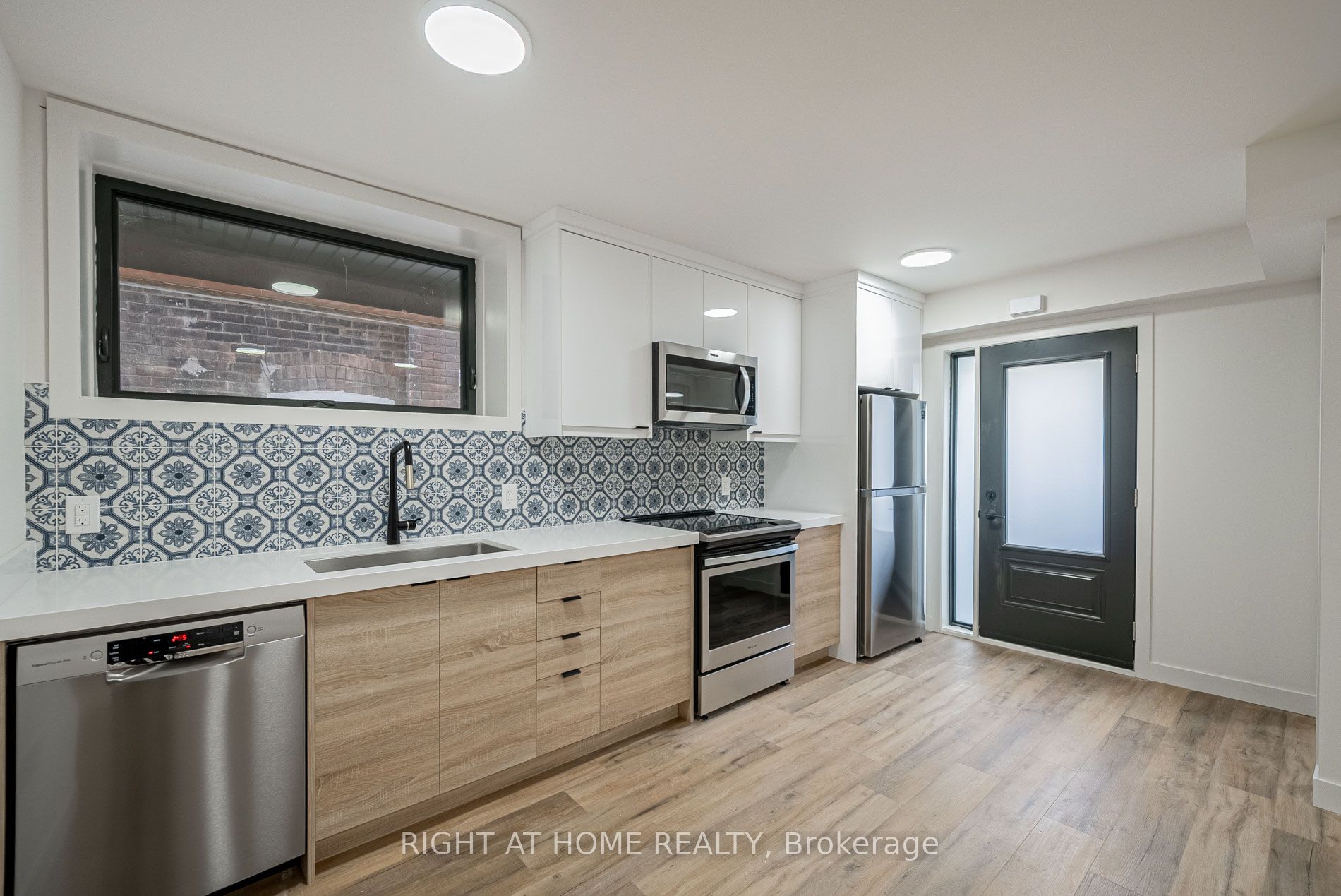 435 Grace Street 1