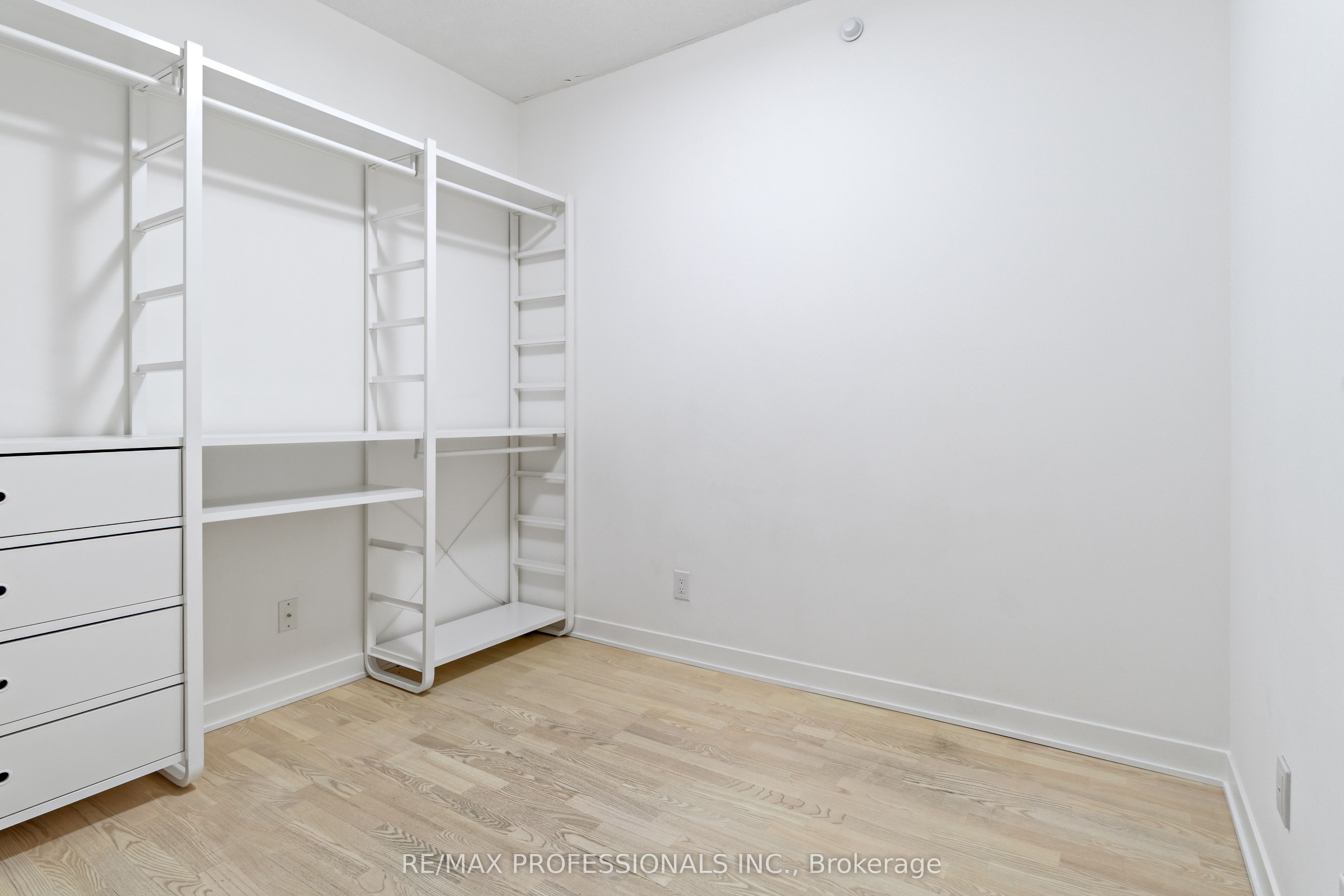 90 Park Lawn Road 1708