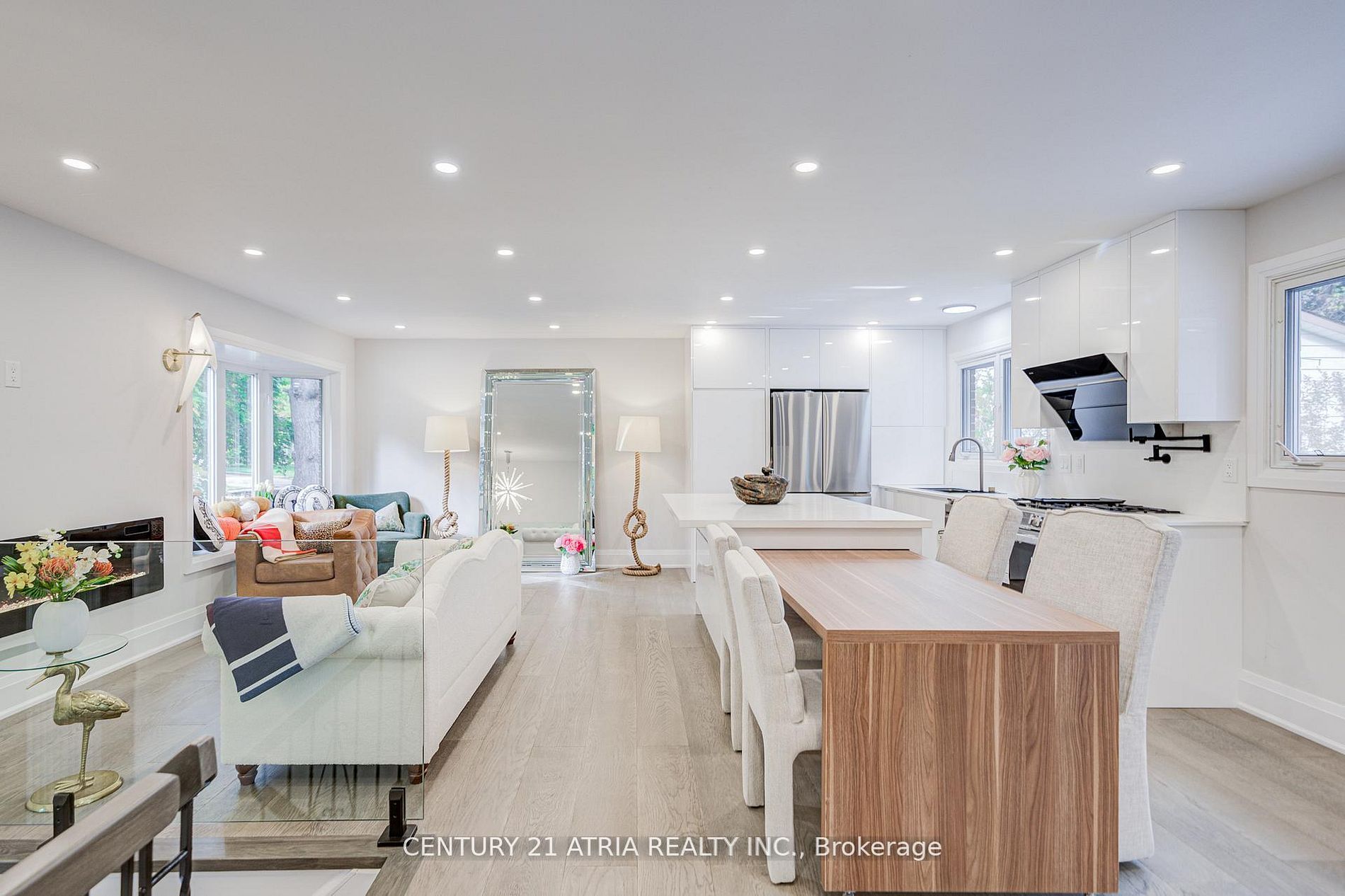 33 Sir Brandiles Place