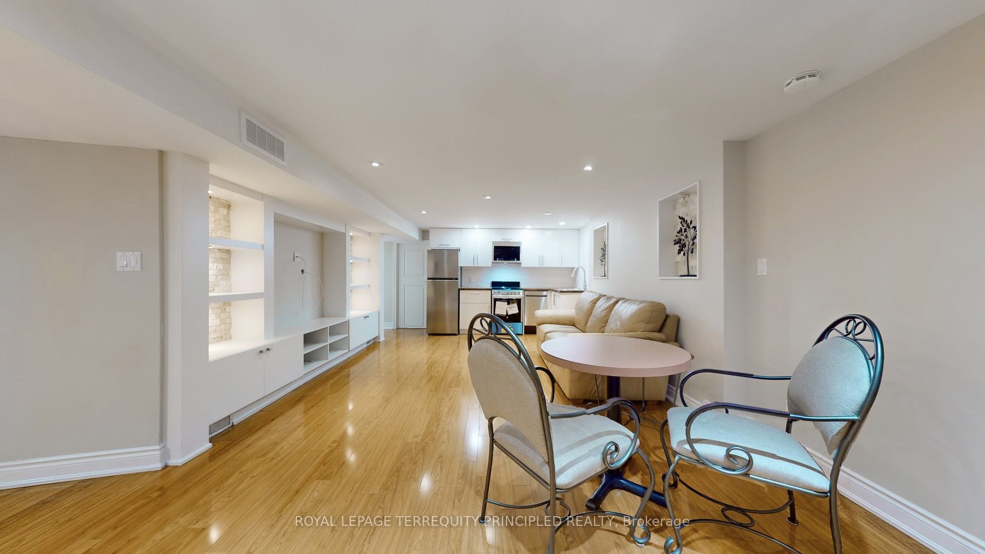 14 Hedges Boulevard Lower