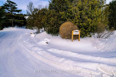 Photo of 576 Oxbow Crescent #16, Collingwood, ON L9Y 5B4 (MLS # S12789870)