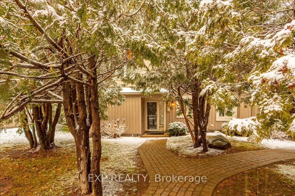 Photo of 576 Oxbow Crescent #16, Collingwood, ON L9Y 5B4 (MLS # S12789870)