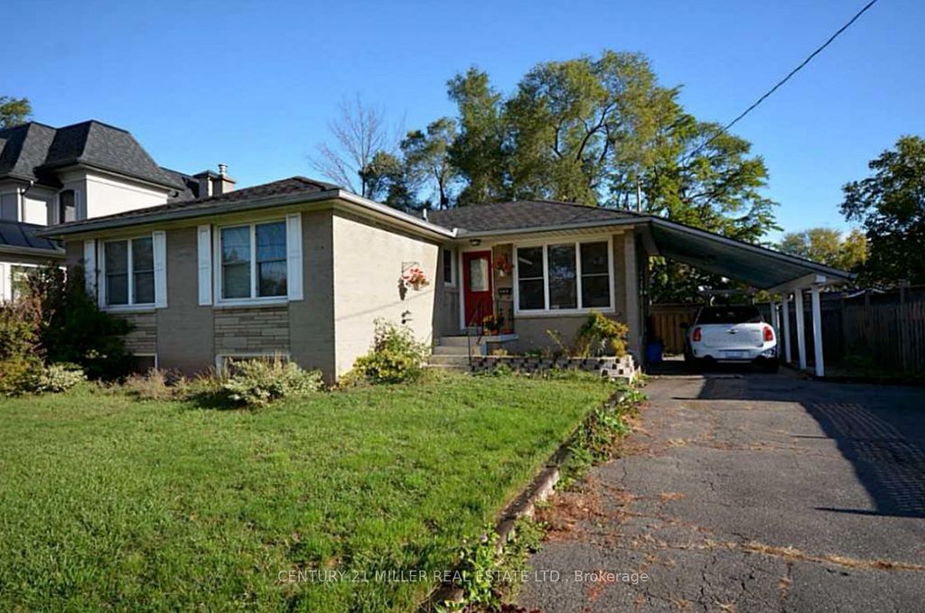 Photo of 469 Scarsdale Crescent, Oakville, ON L6L 3W8 (MLS # W13086816)