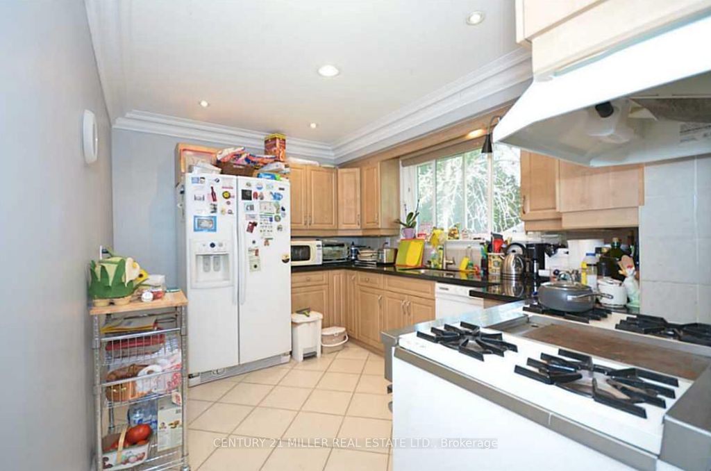 Photo of 469 Scarsdale Crescent, Oakville, ON L6L 3W8 (MLS # W13086816)