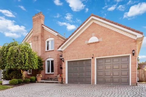 3 Hoodview Court Markham ON L3R 0A6