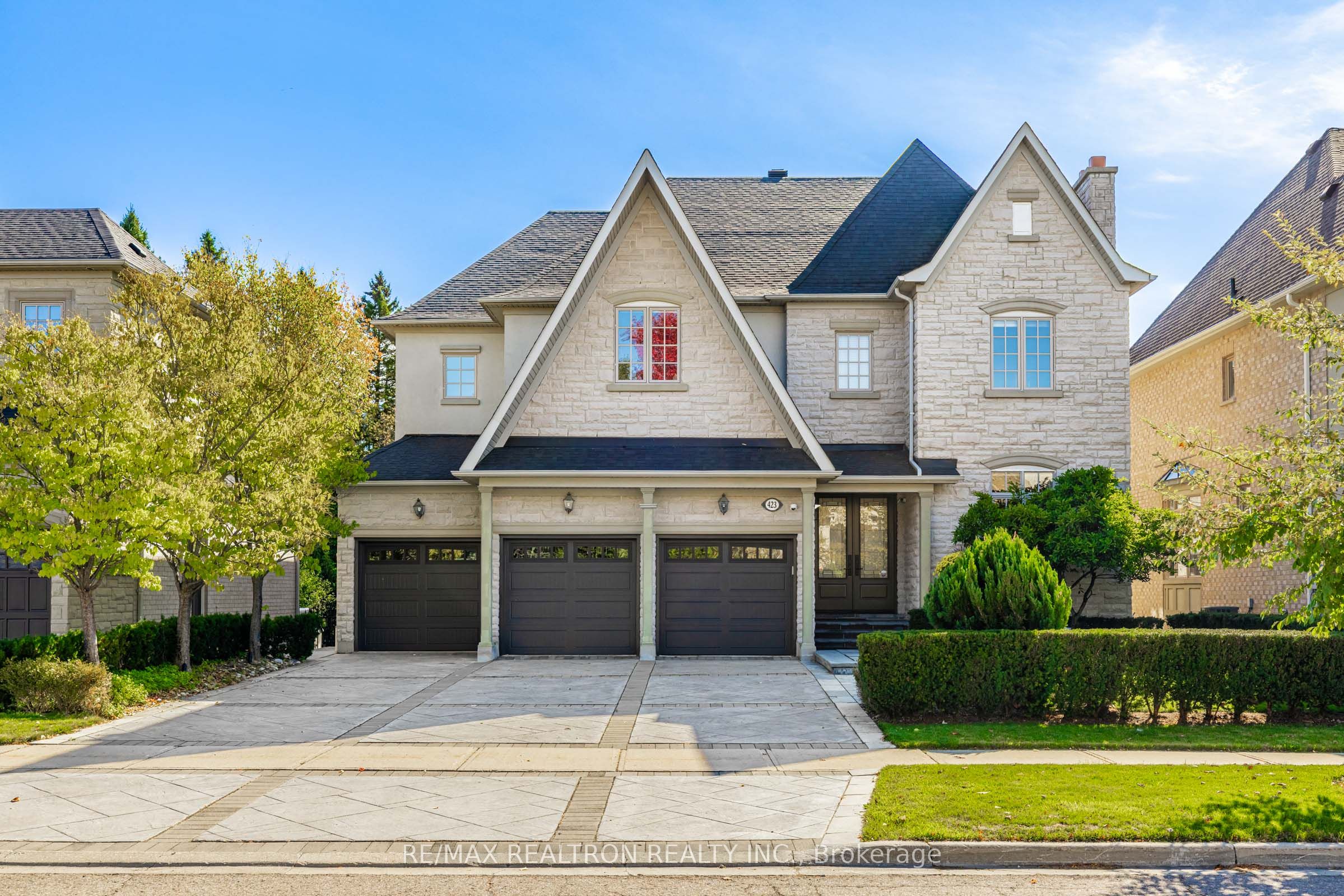423 Paradelle Drive