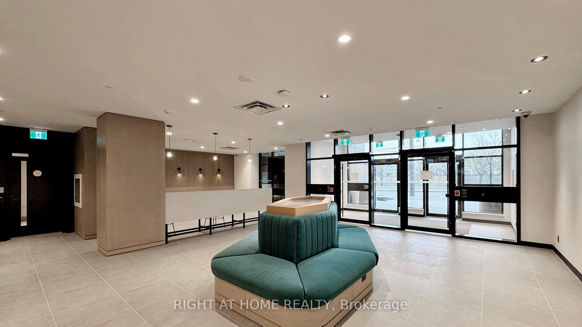 7950 Bathurst Street 1220