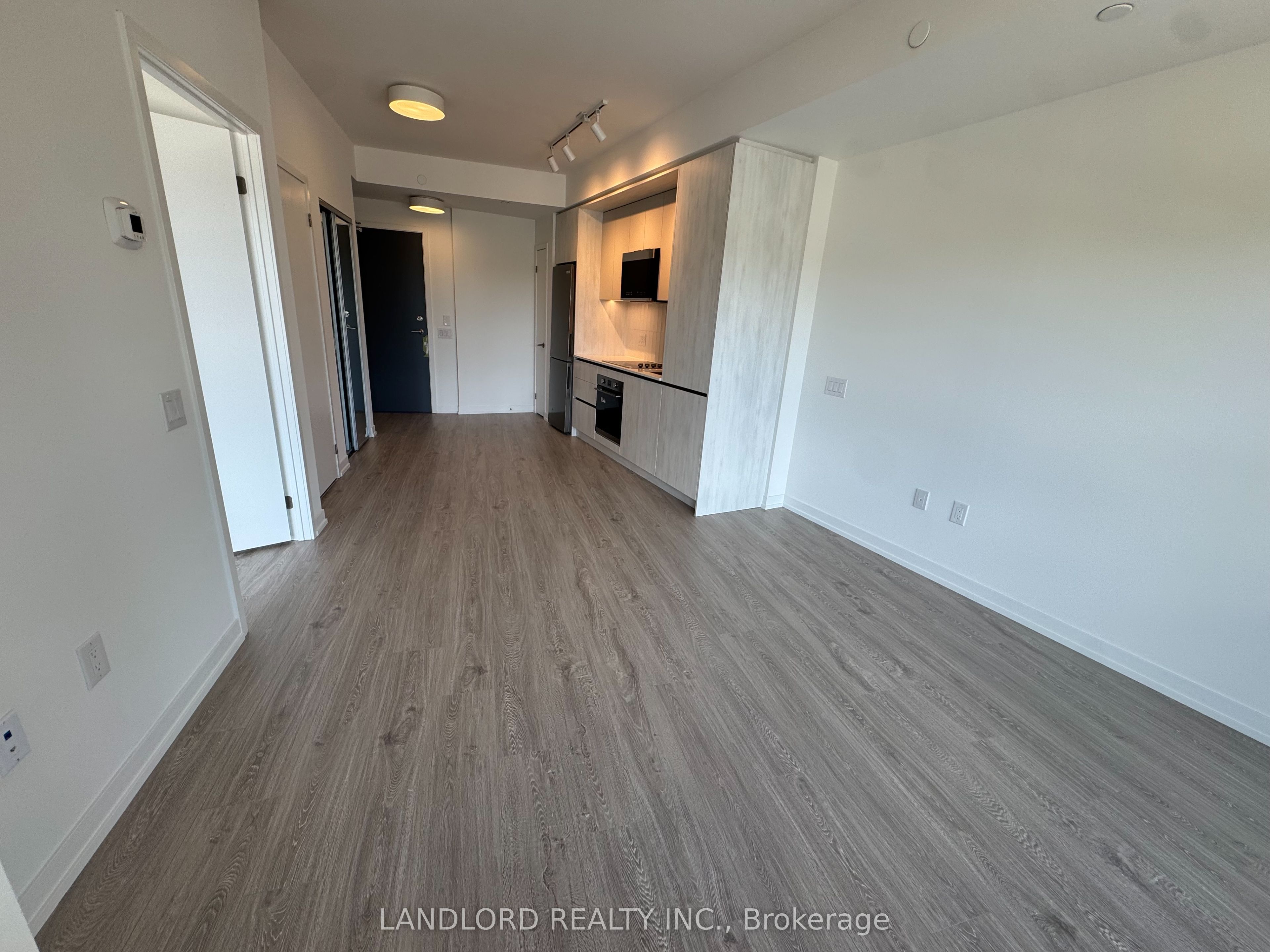 2485 Eglinton Avenue W 321