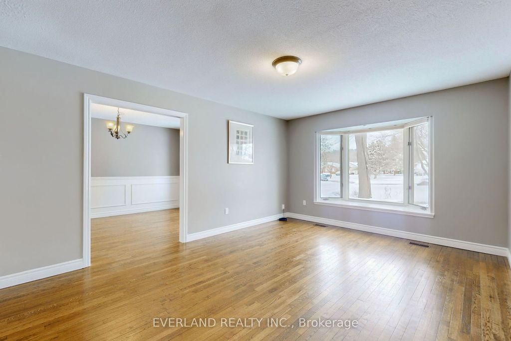 Photo of 173 Thompson Drive, East Gwillimbury, ON L9N 1E2 (MLS # N13078326)