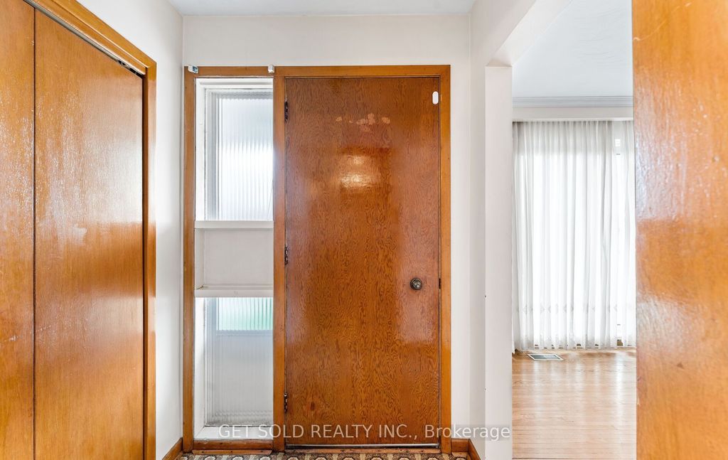 Photo of 30 Ikley Road, Toronto, ON M3J 1C6 (MLS # W13091446)