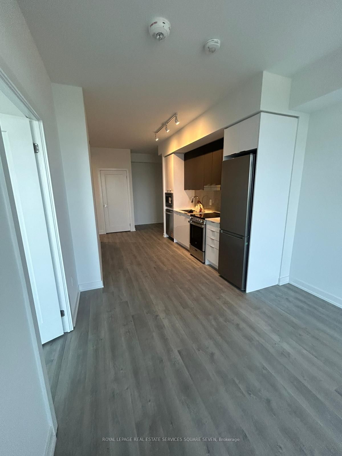 5105 Hurontario Street 2301