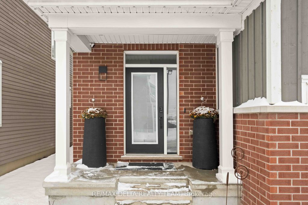 Photo of 58 HACKAMORE Crescent, Stittsville - Munster - Richmond, ON K0A 2Z0 (MLS # X12533148)