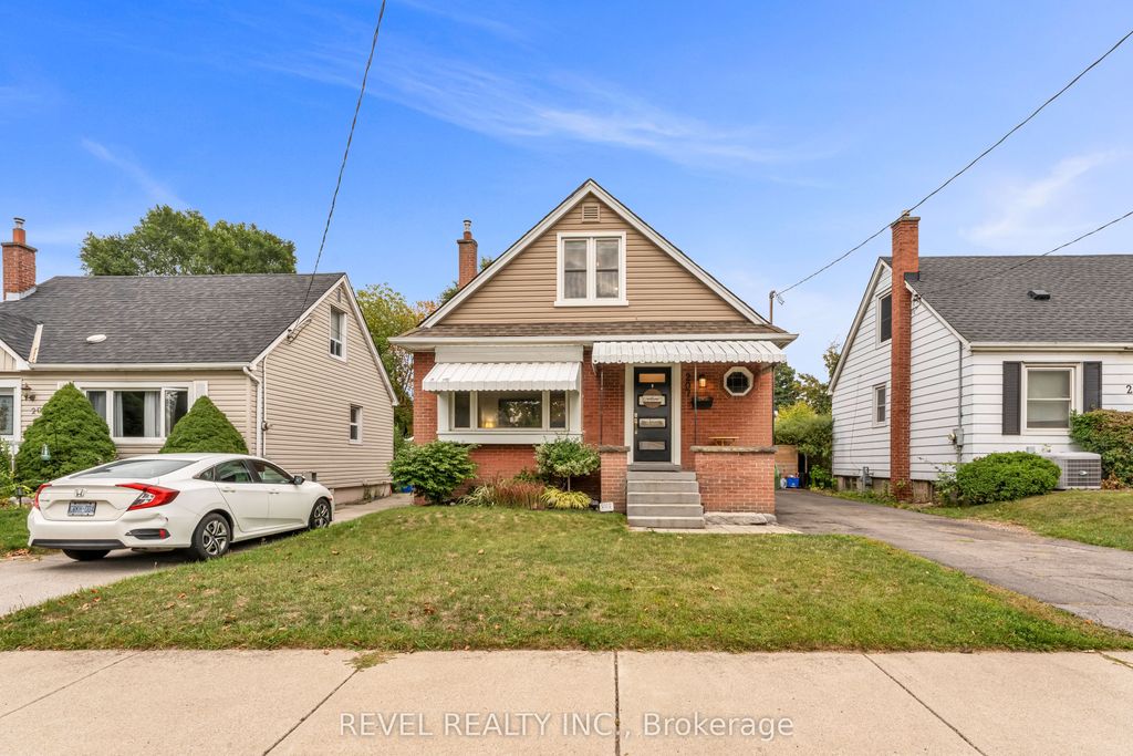 Photo of 207 Auburn Avenue, Hamilton, ON L8K 3B4 (MLS # X12428871)