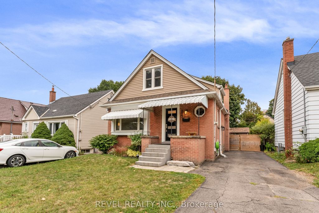 Photo of 207 Auburn Avenue, Hamilton, ON L8K 3B4 (MLS # X12428871)