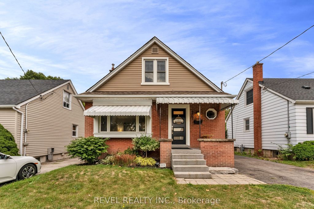 Photo of 207 Auburn Avenue, Hamilton, ON L8K 3B4 (MLS # X12428871)